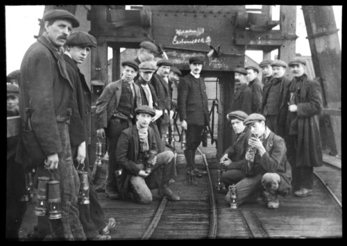 Brinsley 3 o’clock shift waiting to descend, 1913. Image from the Rev. Cobb collection, The National Archives.